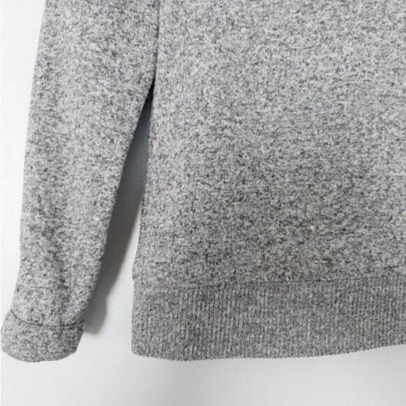 CLEO / Floral Lace Applique Hacchi Fitted Soft Sweater Gray Sz XS - Picture 5 of 13